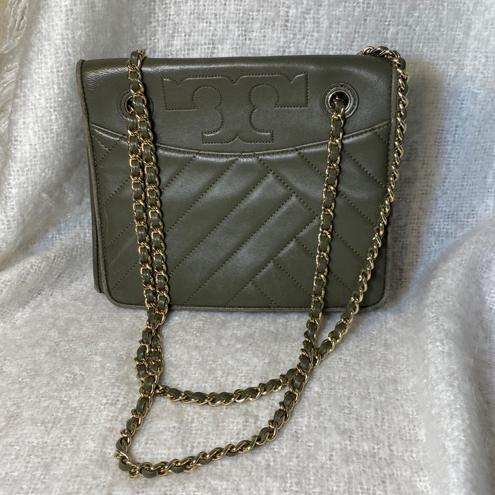 Tory Burch shoulder Or crossbody chain strap purse